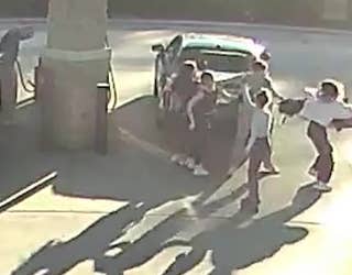 Victim body slams attacker who tried to steal prom dress, police say | FOX 5 Atlanta Victim body slams attacker who tried to steal prom dress, police say | FOX 5 Atlanta