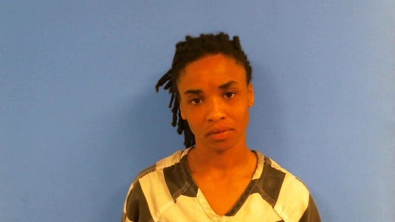 Ohio woman allegedly abandons kids, stabs women, and sets fire in Troup County