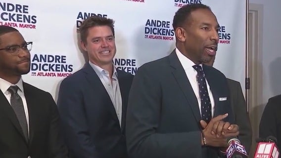 Atlanta firefighters endorse reelection of Mayor Dickens