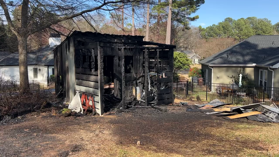 10 Peachtree City homes evacuated as fire spreads through neighborhood
