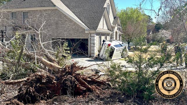 Driver crashes into Fayette County home