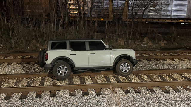 Driver gets stuck on railroad tracks near Marietta Street