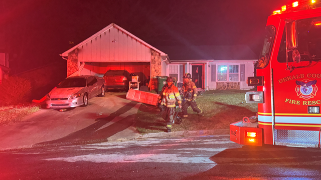 5 displaced by early morning house fire in DeKalb County