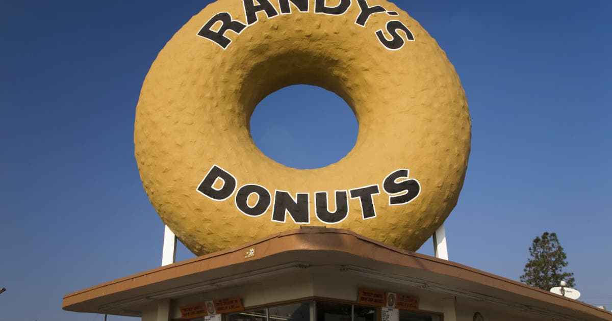 Iconic LA-based Randy's Donuts opening soon in Atlanta | FOX 5 Atlanta