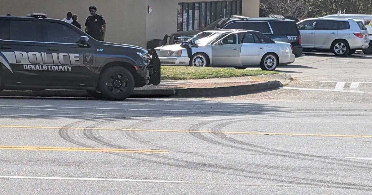 DeKalb County police investigate deadly crash along Memorial Drive ...