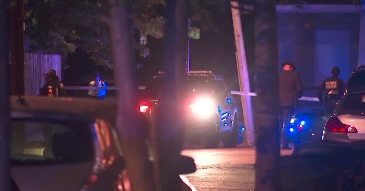 1 man dead, 1 critically injured in shooting at SW Atlanta home | FOX 5 ...