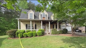 Heroic neighbors rescue teens from Peachtree City house fire