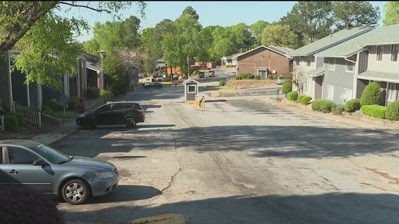 Metro Atlanta apartment complex condemned, residents sent packing