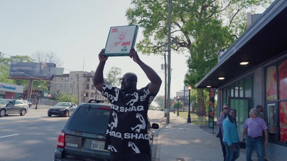 Shaq surprises customers at new Midtown Papa Johns
