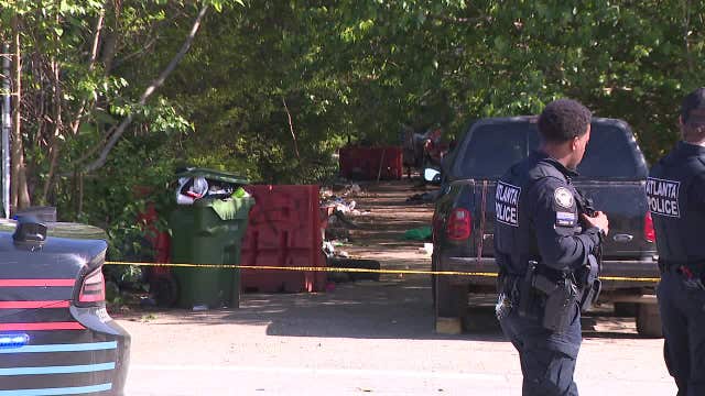 Man found with gunshot wound to stomach along dead-end road in southeast Atlanta