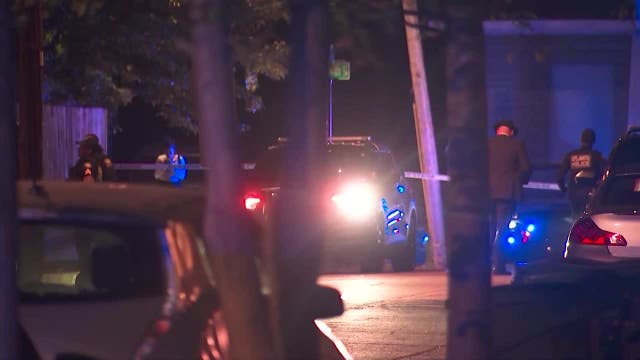 1 man dead, 1 critically injured in shooting at SW Atlanta home