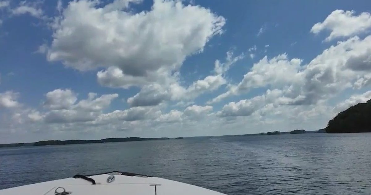 1 dead in Lake Sinclair drowning; others injured in Lake Lanier boat crashes