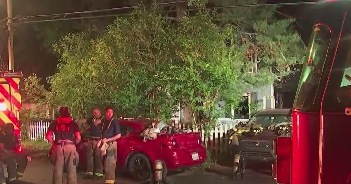 East Point family escapes house fire on Harlan Drive | FOX 5 Atlanta