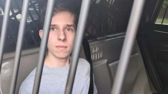 19-year-old arrested for depositing over $545K in fake checks at Synovus Bank