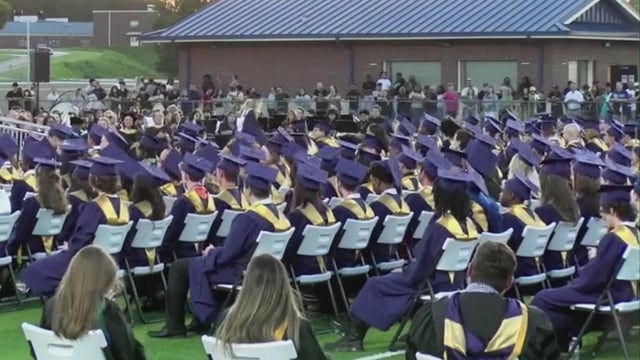 Apalachee High School graduates remember victims during ceremony