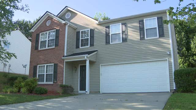 Tense confrontation: Homeowner wrestles armed squatter in rental property