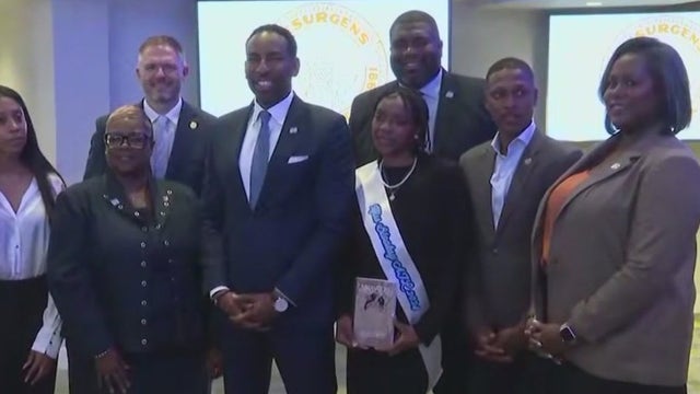 Atlanta mayor hosts 'Signing Day' at Zoo Atlanta