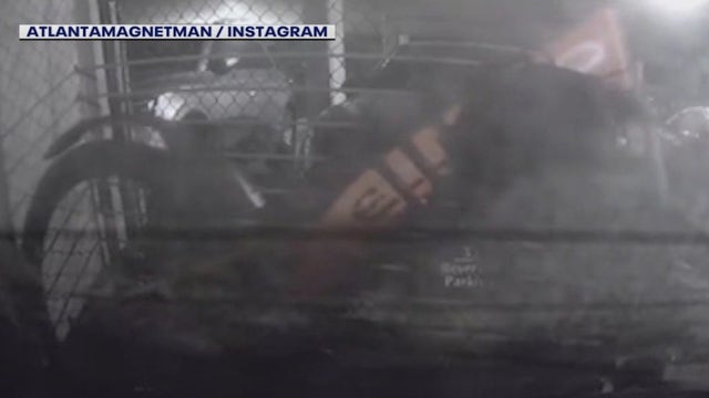 Atlanta's 'Magnet Man' releases video of theft of unique bike
