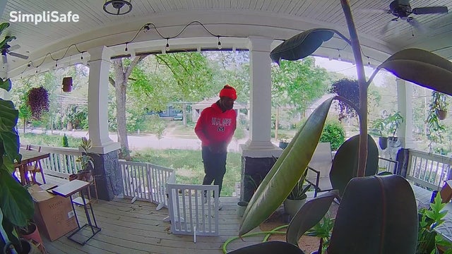 $5K reward offered for suspected Atlanta package theft, police say