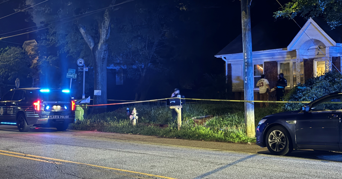 24-year-old shot in arm by someone outside SW Atlanta home, police say ...