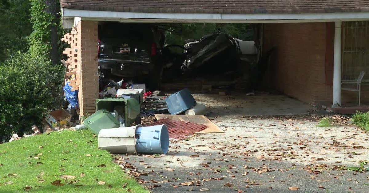 Driver hospitalized after car crashes into SW Atlanta home | FOX 5 Atlanta