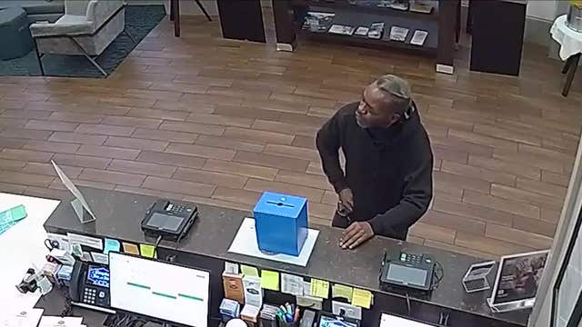 Man wanted for pointing gun at hotel worker in downtown Atlanta