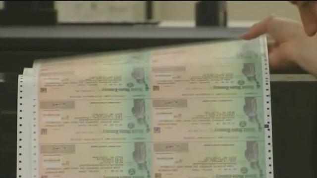 Former IRS employee awaits promised payout amid federal downsizing led by Elon Musk