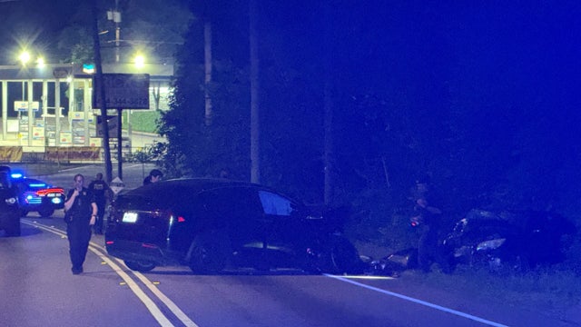 High-speed crash on Campbellton road leaves two hospitalized in southwest Atlanta