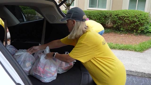 Struggling to afford Thanksgiving dinner? Where to find free meals