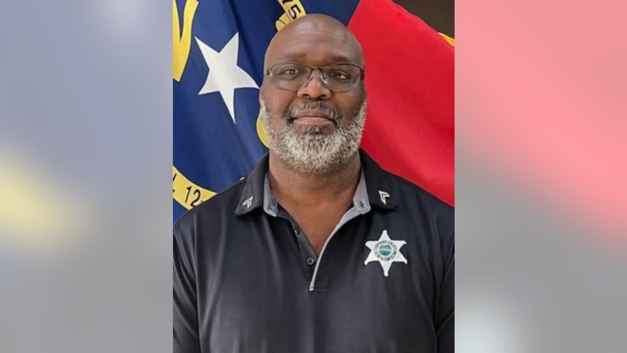 North Carolina detention officer killed; inmate escapes medical transport