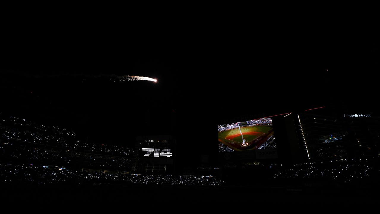 MLB All-Star Game Honors Hank Aaron With Record Home Run Tribute in Atlanta