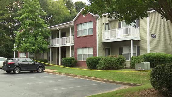 Drive-by shooting injures 2 in Clayton County