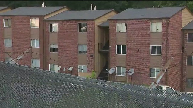 Residents at Fairburn Gordon Apartments endure scorching heat amid air conditioning failures