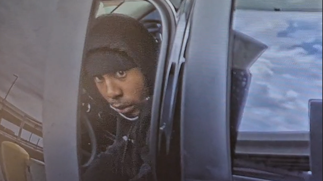 Police searching for suspect in Atlanta airport auto theft