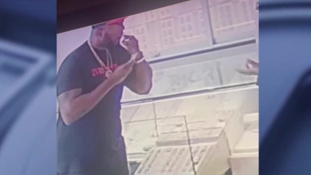 Newnan police search for jewelry thief caught on camera