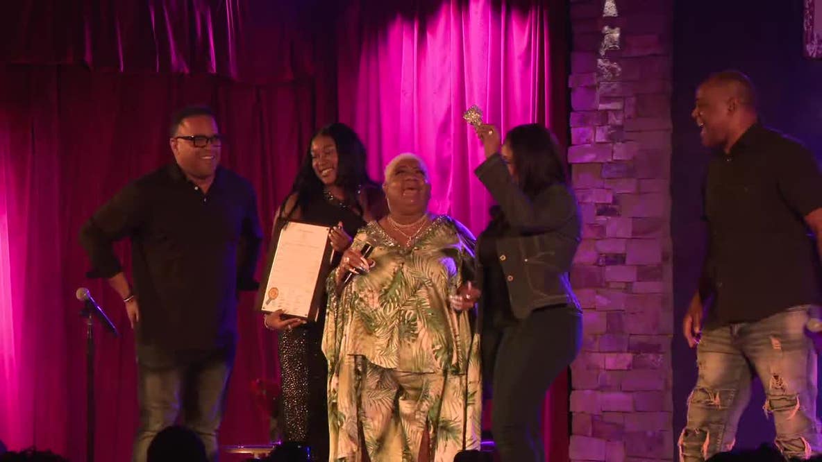 Comedy icon Luenell receives key to Atlanta in celebration of 30-year career