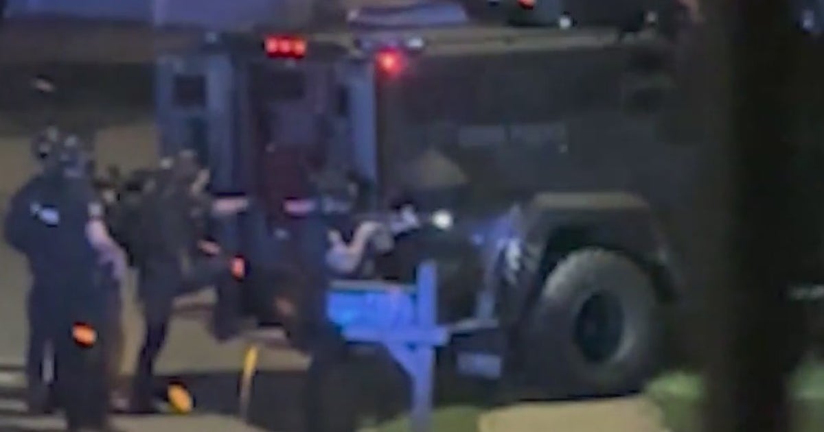 SWAT standoff in Cobb County after man allegedly robs Dunkin' | FOX 5 ...