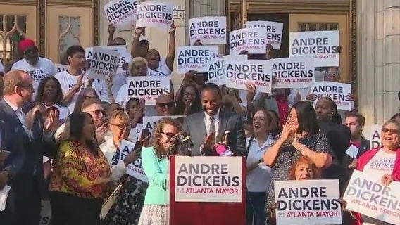 Atlanta Mayor Andre Dickens files re-election paperwork at City Hall