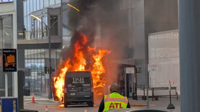 Van fire disrupts traffic at Hartsfield-Jackson Atlanta International Airport