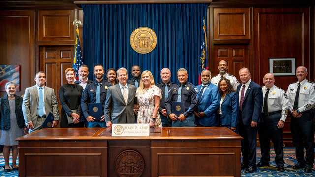 Kemp honors Good Samaritans, officers who saved children from hot car