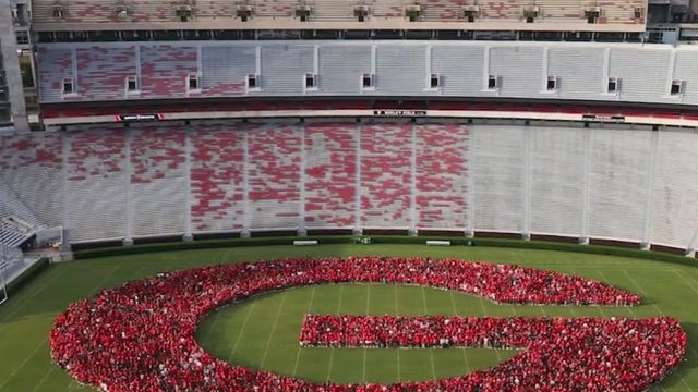 Freshmen move into UGA dorms, continue annual tradition