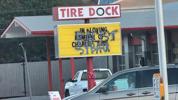 Walton County deputies, officers clean defaced sign mourning Charlie Kirk