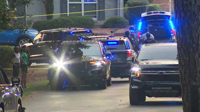 Two shot at South Fulton apartment complex, one critical