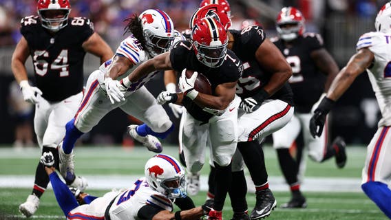 Bijan Robinson dominates as Atlanta tops Buffalo on Monday night