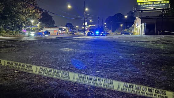 Suspected trespasser shot by Atlanta officer outside Donald Lee Hollowell Parkway business