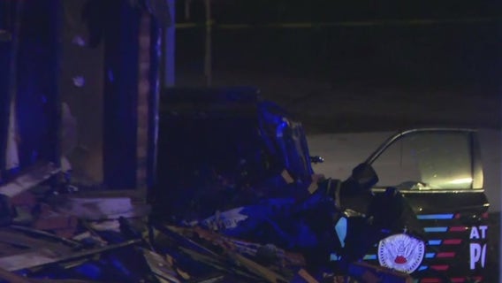 Neighbors rescue Atlanta police officer who crashed into home