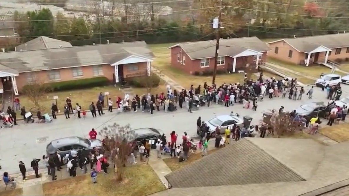Overwhelming crowd shuts down Jonesboro housing wait list: 'It is mayhem!'