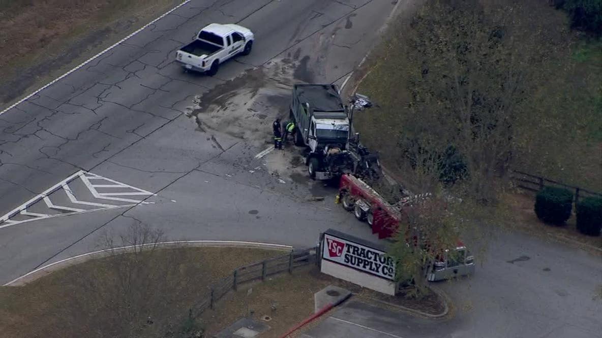 Crash, diesel spill shut down Tractor Supply entrance in McDonough