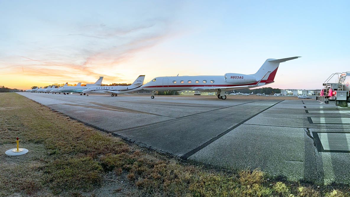 Texas football game brings record number of planes to Barrow County Airport