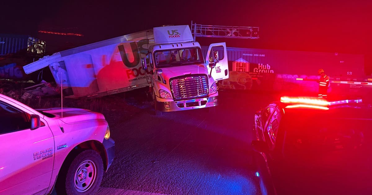 Train hits tractor trailer in Clayton County | FOX 5 Atlanta